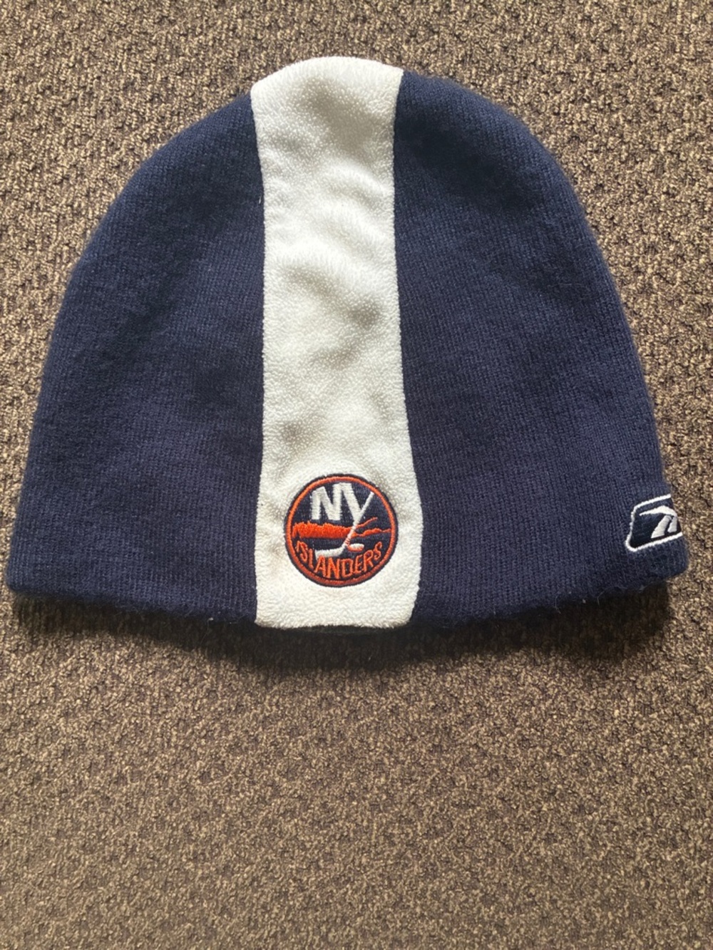 Reebok NHL New York Islanders Kids Beanie Skull Cap Hat OSFA Blue White